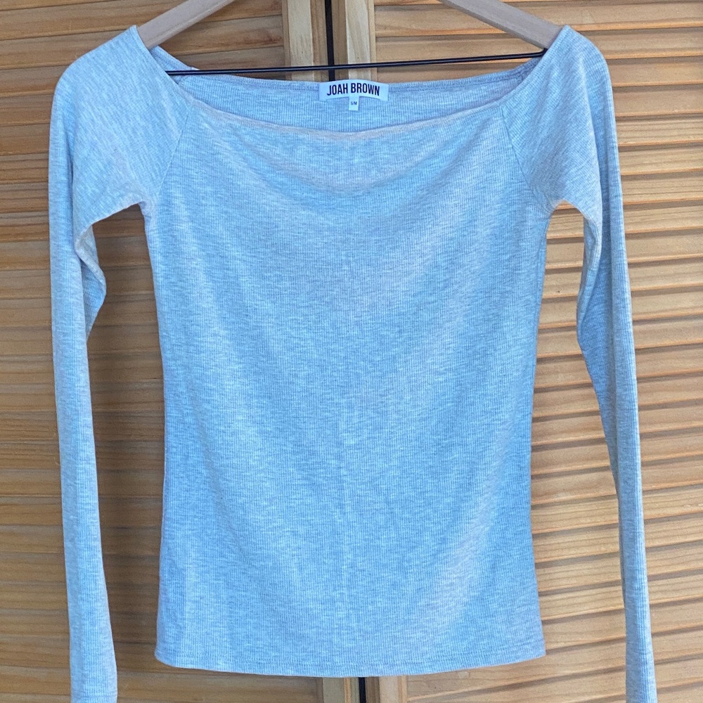 JOAH BROWN BARE SHOULDER TOP